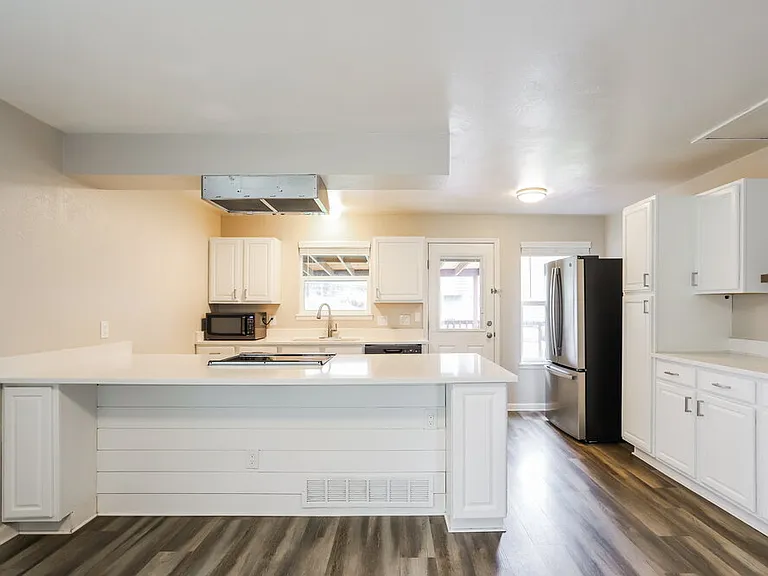 3907 S Halifax St — Photo 8
