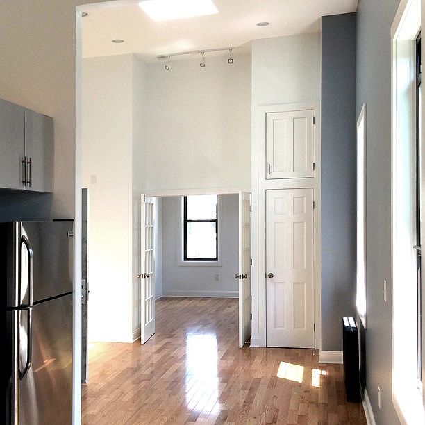 1st image of 160 Wyckoff Ave