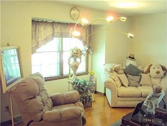 3rd image of 7135 Waverly Ave