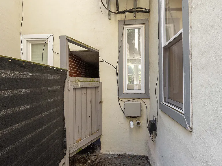 17 E Ashmead St — Photo 38