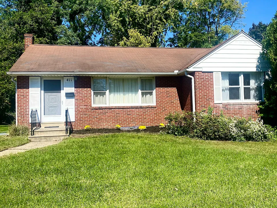 411 Graisbury Ave