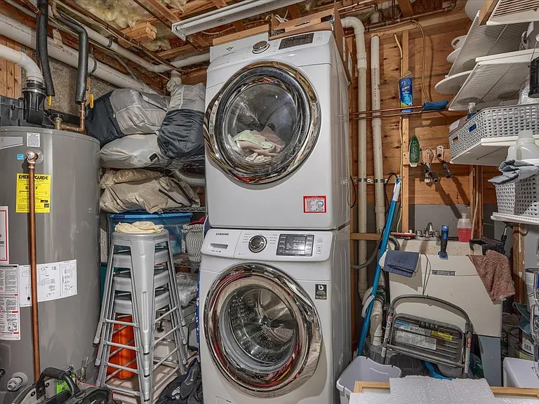 18 Claymont Ter #18 — Photo 25