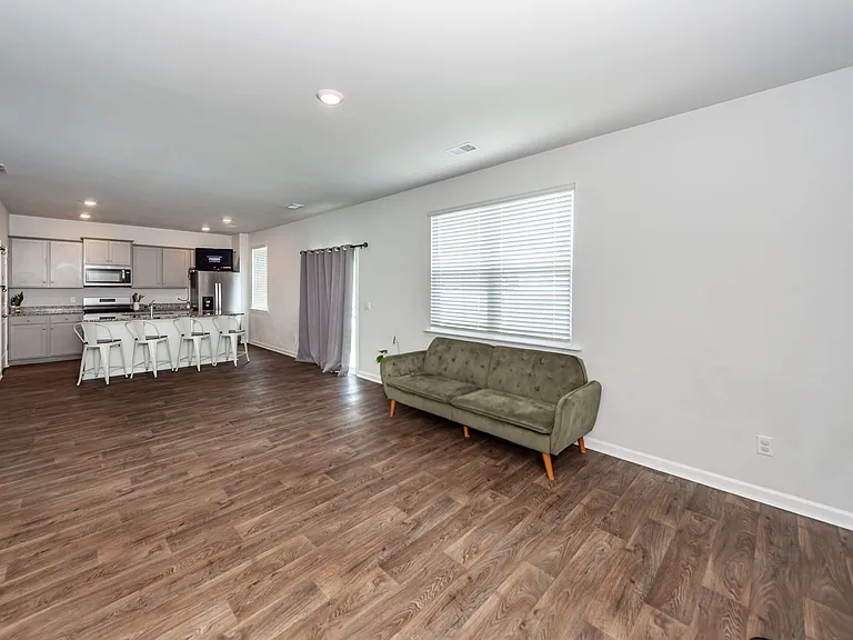 214 Wild Strawberry Ln — Photo 16