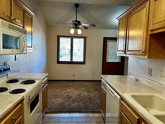 5th image of 3027 W Capital Ave Suite 37