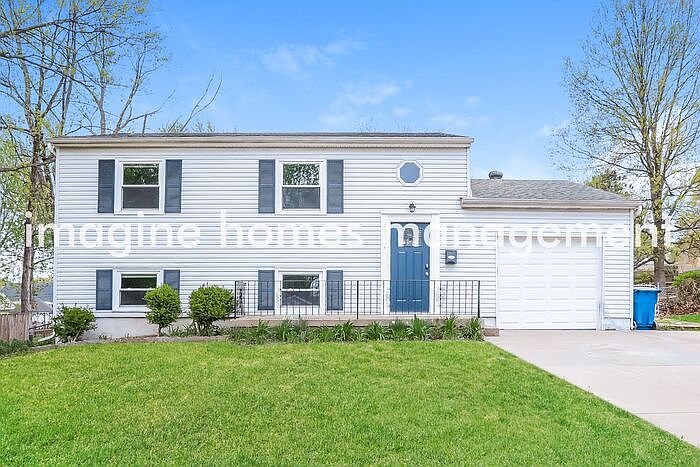 1st image of 8917 W 101st St