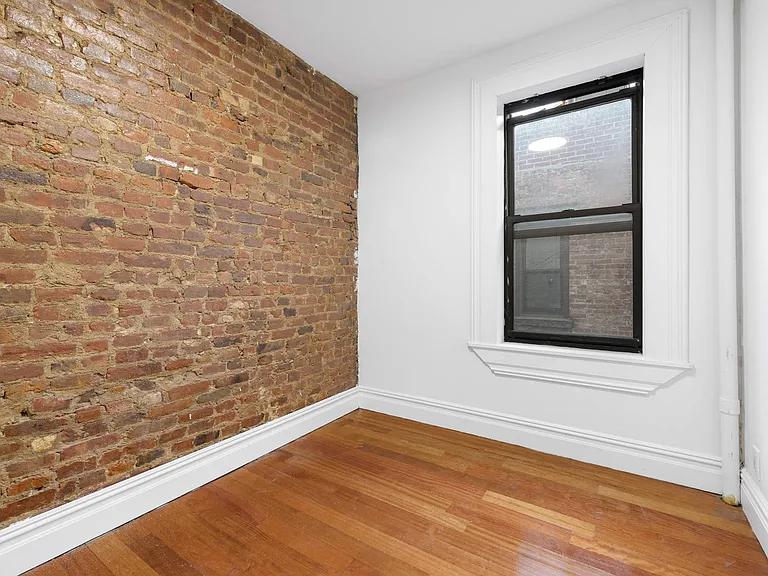 214 E 82nd St #14 — Photo 3