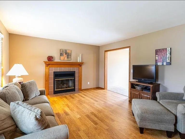 878 Sky Ridge Dr — Photo 5