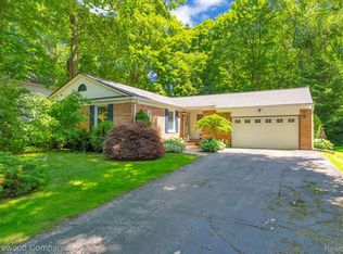 3632 Old Farm Ln, Fort Gratiot, MI 48059