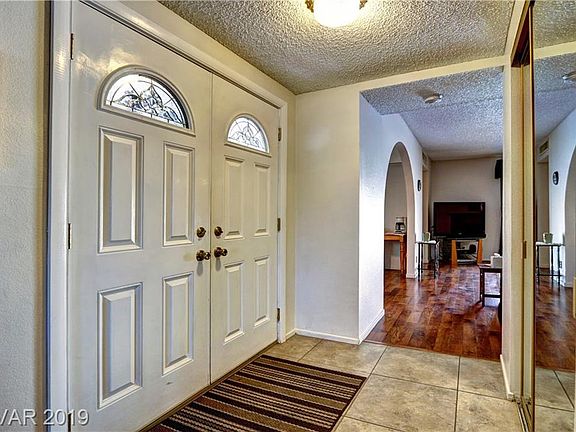 3rd image of 800 Eastview Dr