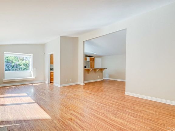 5th image of 20710 Burbank Blvd