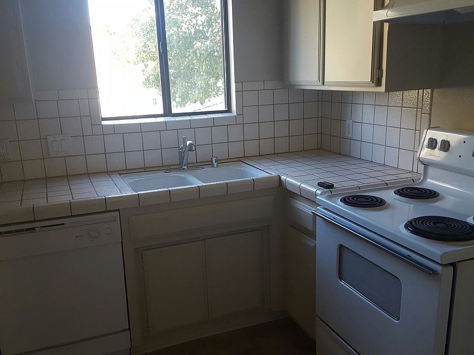 Large - Open Kitchen