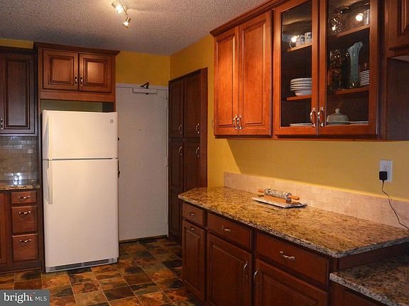 3rd image of 3701 S George Mason Dr Unit 703N