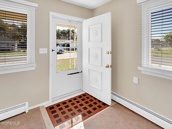 4th image of 306 Saint Thomas Drive