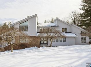 13 Lawrence Way, Cedar Grove, NJ 07009
