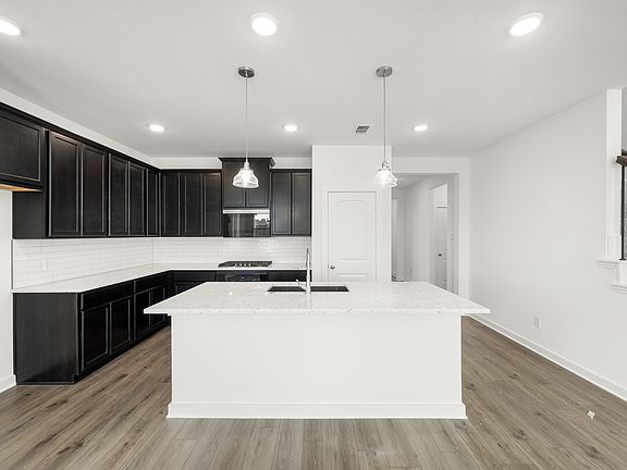 14_6937 Freight Train- Kitchen-2