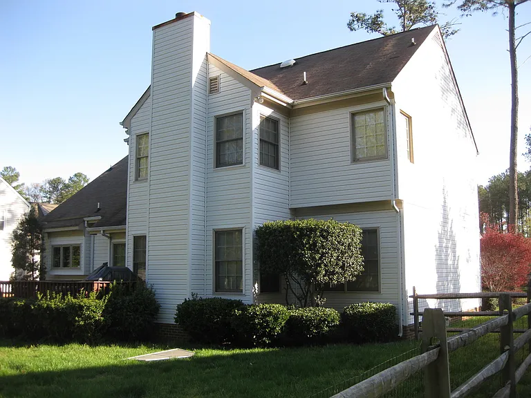 104 Runaway Ln — Photo 2