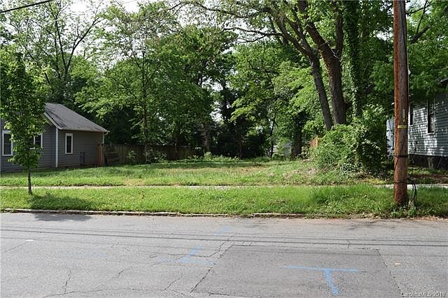 1st image of 320 Baldwin Ave