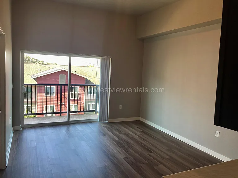 203 E Laurel St — Photo 99