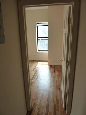 Rented by Chartwell Manhattan Realty | media 27