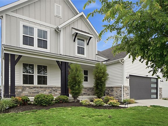 4th image of 1560 Englewood Ct