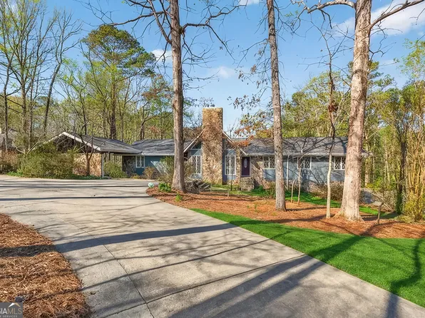 175 Flat Creek Ct, Fayetteville, GA 30214