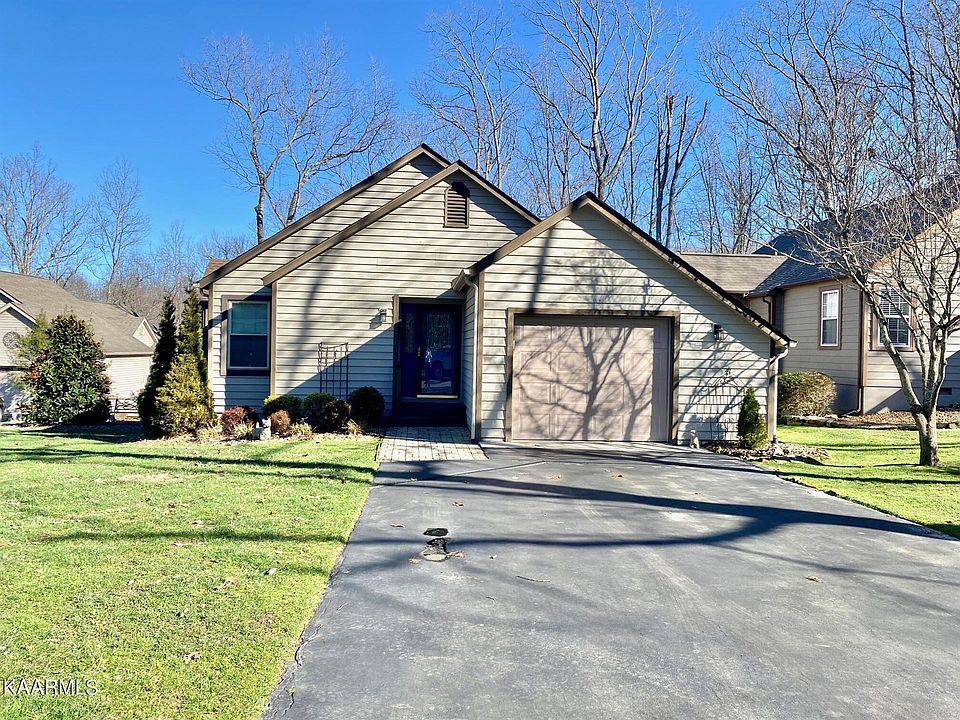 1st image of 32 Hickory Cove Ln