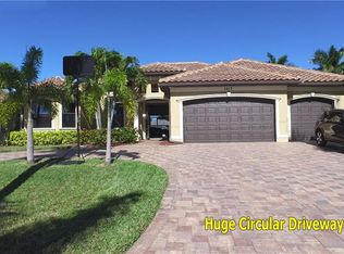 1917 SW 54th St, Cape Coral, FL 33914