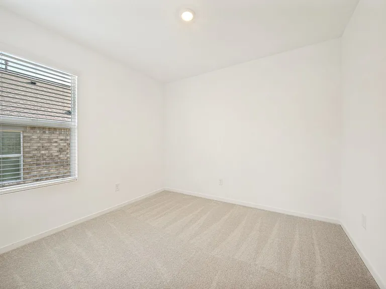2031 Stable Ln — Photo 8