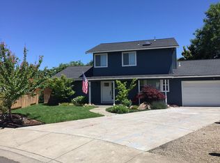 2811 Poppie Cir, Medford, OR 97504