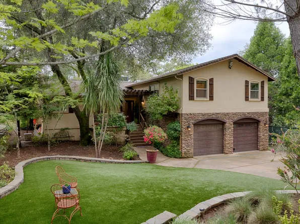 23563 Saint Andrews Ct, Auburn, CA 95602
