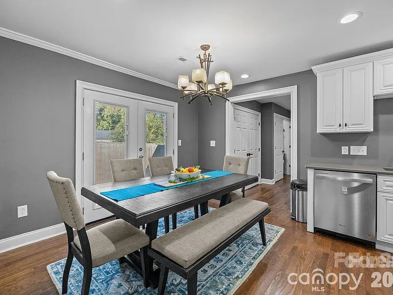 1501 Herrin Ave — Photo 11