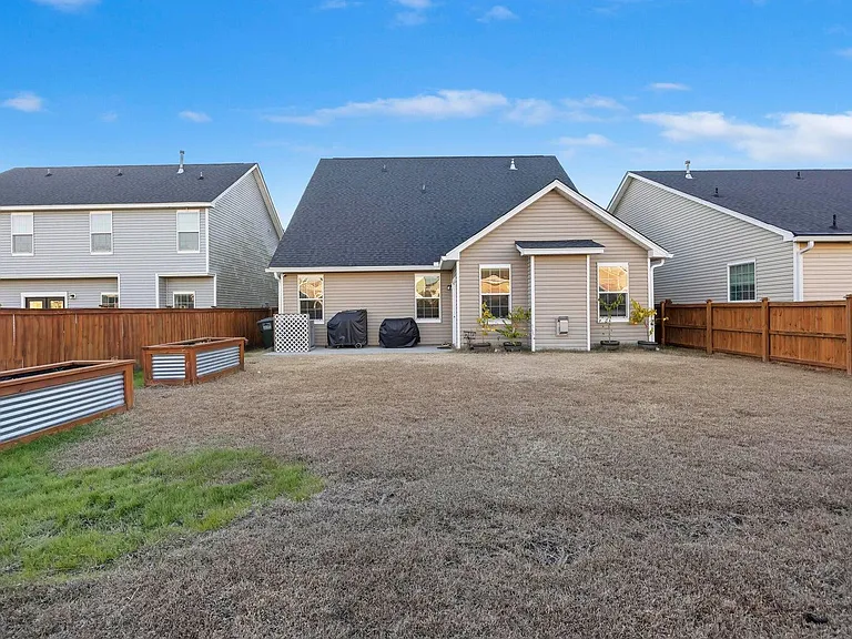 622 Pendleton Dr — Photo 42