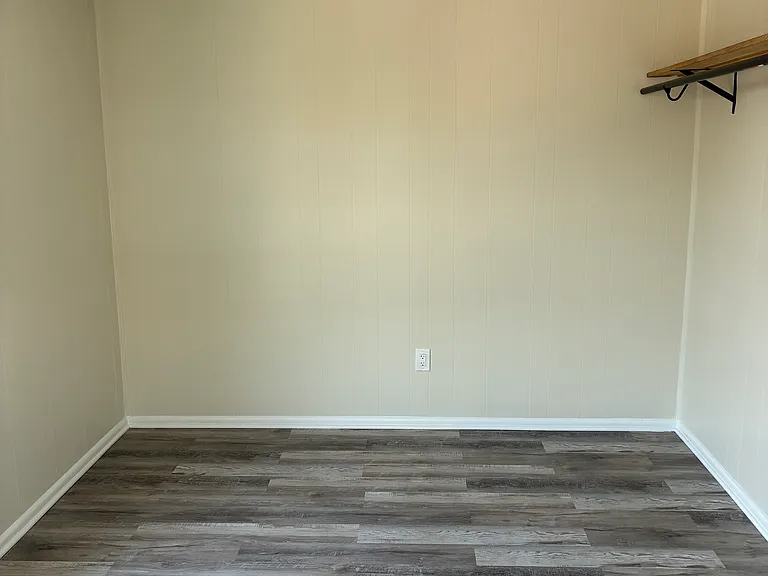 309 W 4th St #2 — Photo 8