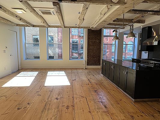 4th image of 141 Prince St APT 3