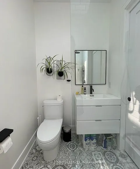 918 Manning Ave #B — Photo 8