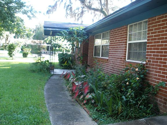 4th image of 1105 Knoll Dr W
