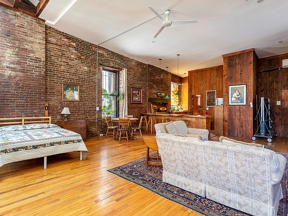 4th image of 12 Saint Marks Pl APT 5f
