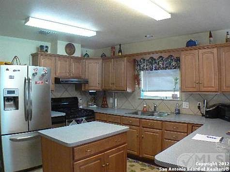 2nd image of 236 Oak Hollow Dr