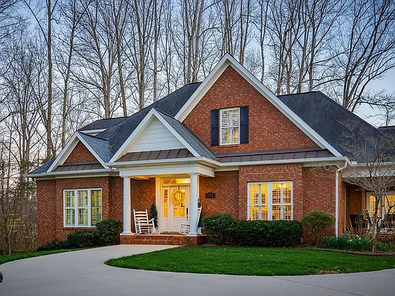 3rd image of 175 Southern Woods Ct