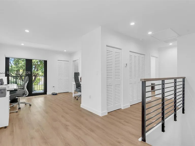 SW 62nd Ave — Photo 18