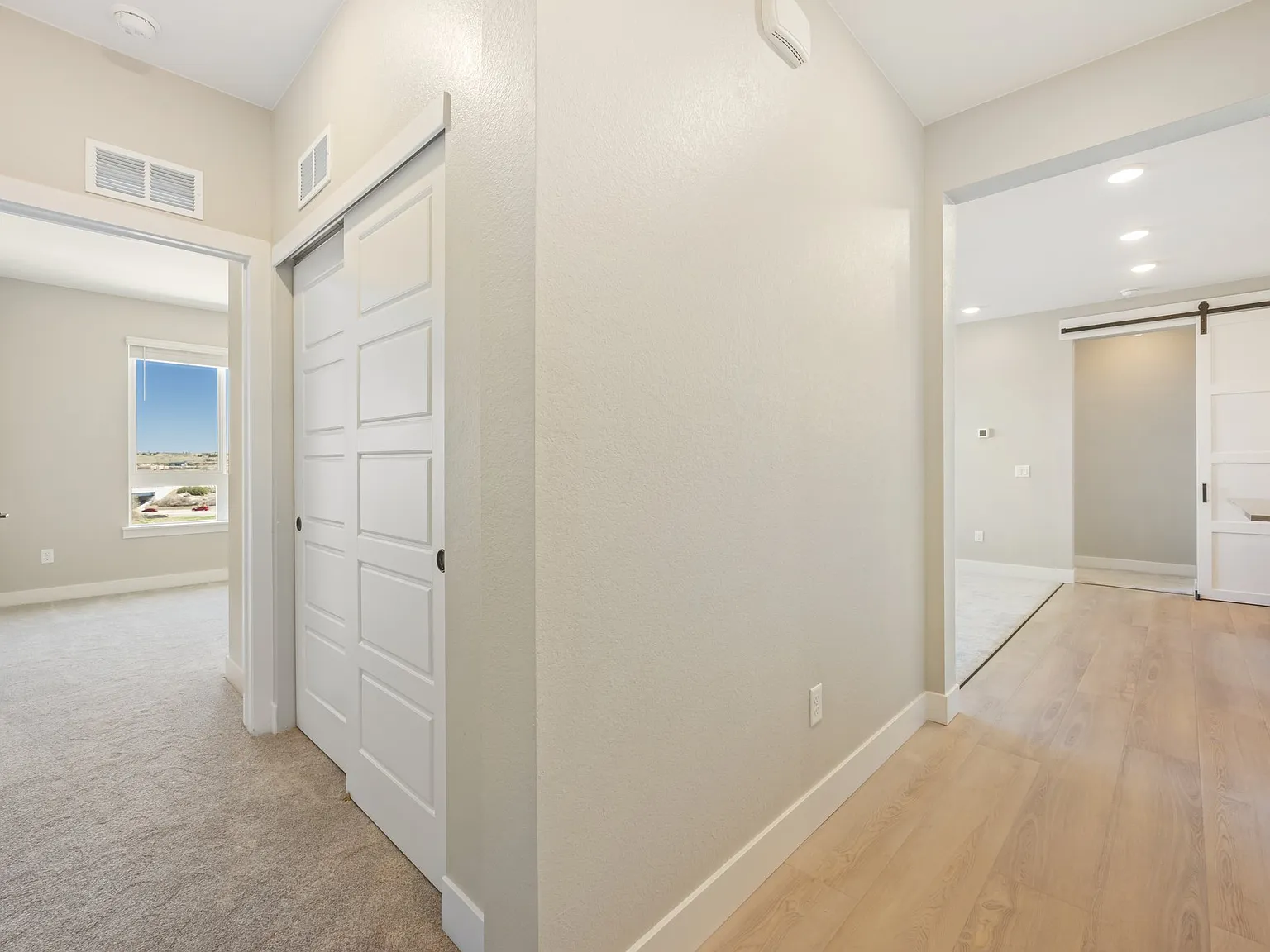 3 bed, 1265 sqft, $2,650 — Photo 2