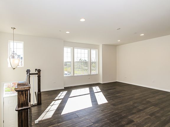 3rd image of 2506 Huntleigh Ln #8.03