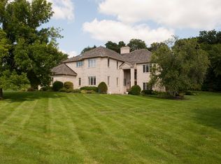 1S761 Equestrian Cir, Winfield, IL 60190