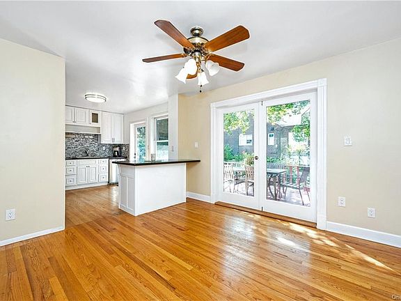 5th image of 80 Lakeview Ave
