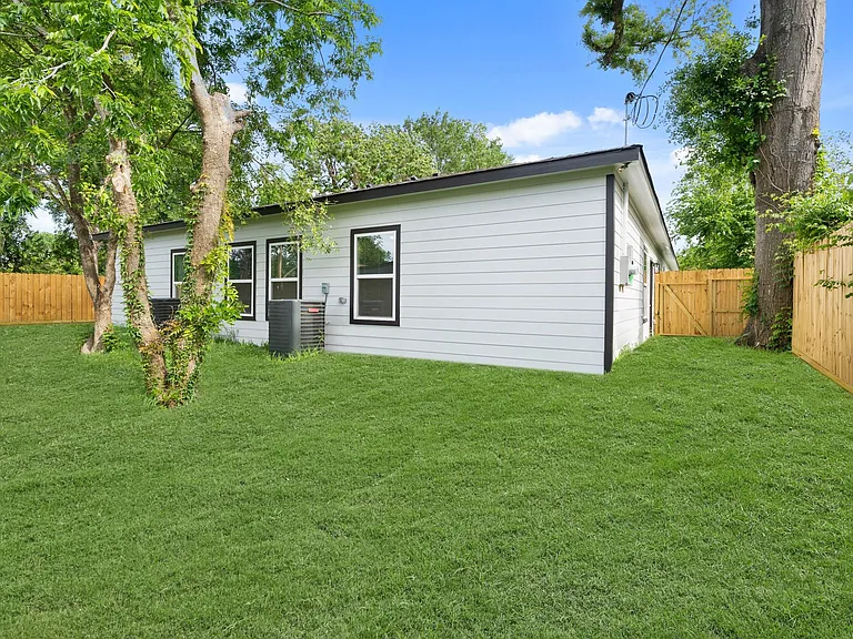 5941 Southlea St — Photo 20