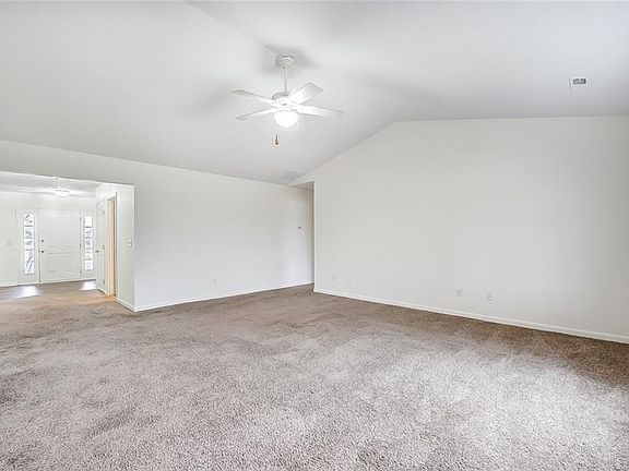 3rd image of 6451 Fountainhead Dr