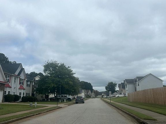 4th image of 221 Summergate Ln