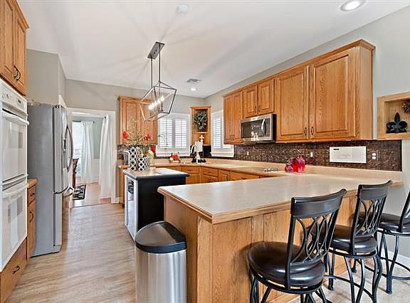 5th image of 30336 Saint John Dr