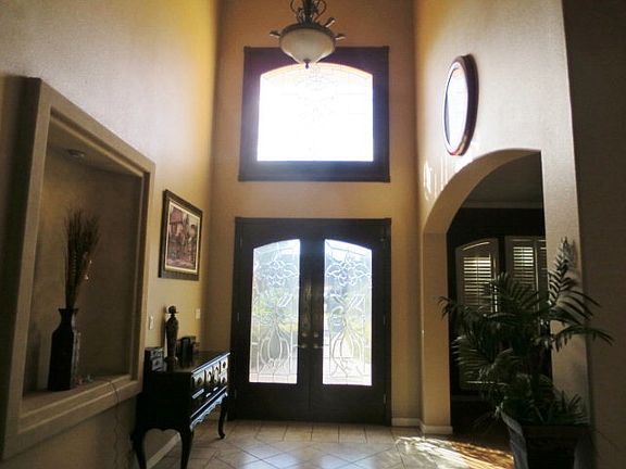2nd image of 502 W Champion Ln