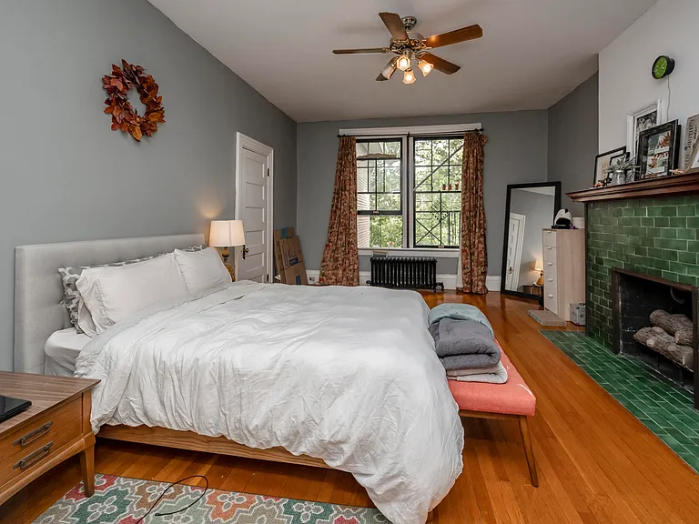 25 Hampton Ct #7 — Photo 36